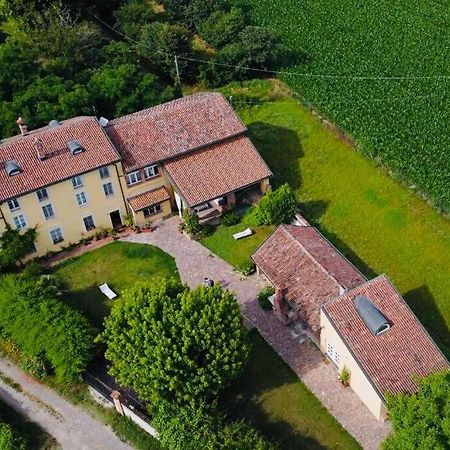 Вилла La Casa Nei Campi Badia Pavese Экстерьер фото