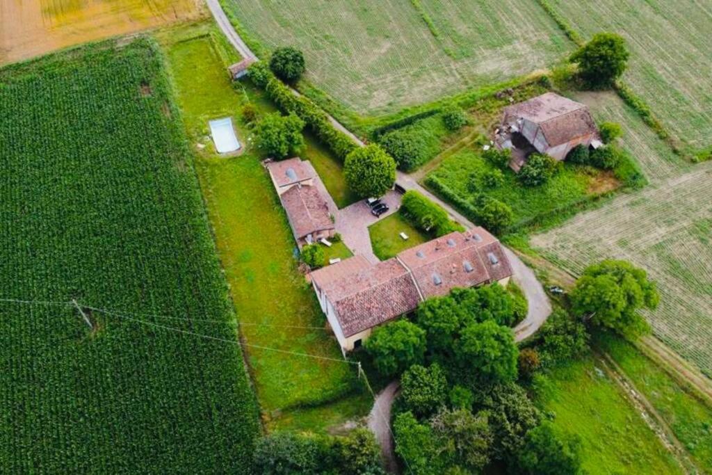 Вилла La Casa Nei Campi Badia Pavese Экстерьер фото
