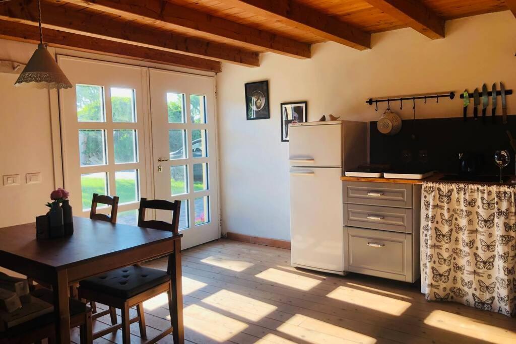 Вилла La Casa Nei Campi Badia Pavese Экстерьер фото